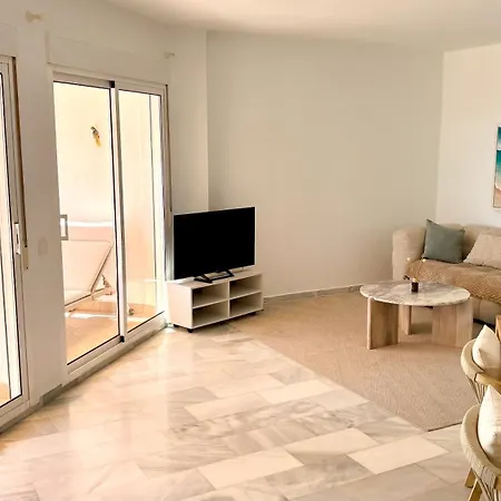 Апартаменты Fantastic Sea Views Sun Lounge *