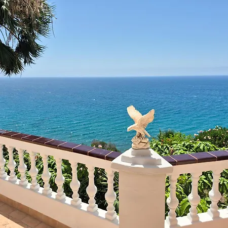 Fantastic Sea Views Sun Lounge Апартаменты