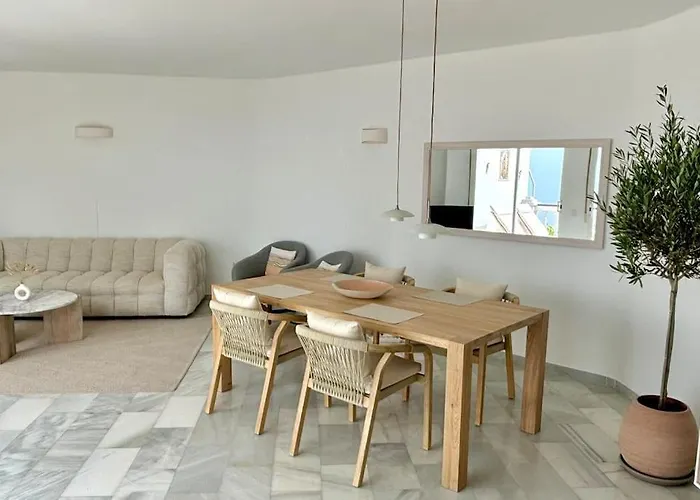 Апартаменты Fantastic Sea Views Sun Lounge