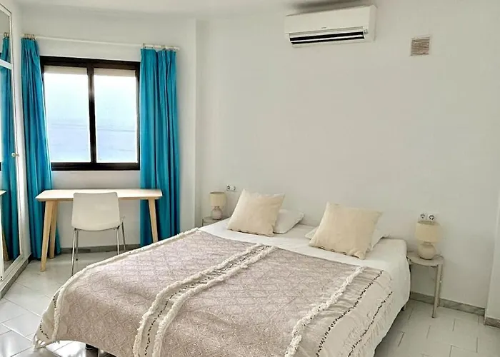 Апартаменты Fantastic Sea Views Sun Lounge *