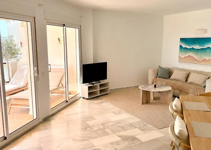 Апартаменты Fantastic Sea Views Sun Lounge *