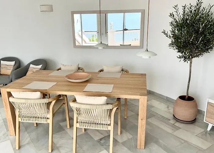 Fantastic Sea Views Sun Lounge Apartment