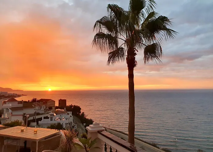 Fantastic Sea Views Sun Lounge Apartment Nerja